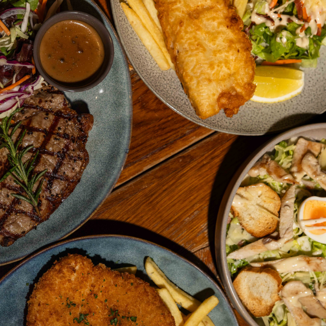 lunch-specials-brisbane-cbd-embassy-hotel